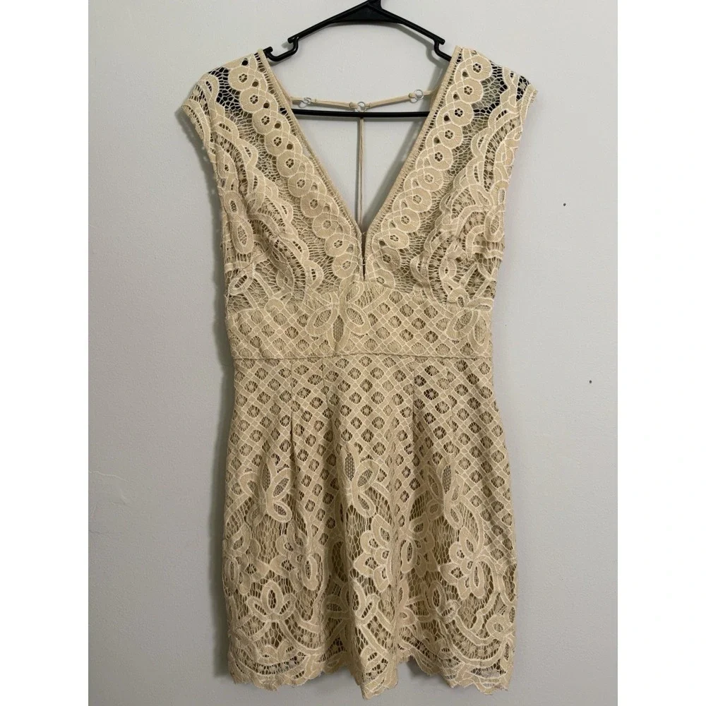 Free people Sz 4 Embroidered Lace one million lovers Dress Sexy Boho Beach Date